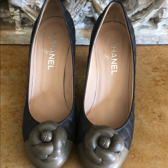 CHANEL TWO TONE CAMELLIA SHOES - Picture 10 of 10